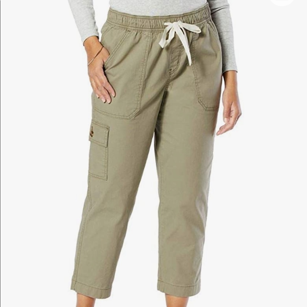 LEVI’s Signature Cargo Crop